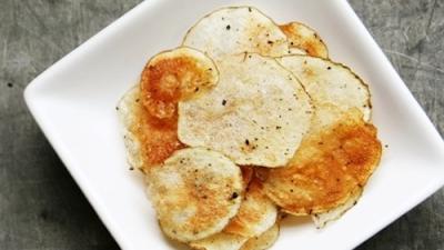 Make Potato Crisps In The Microwave Without Sacrificing Crunch