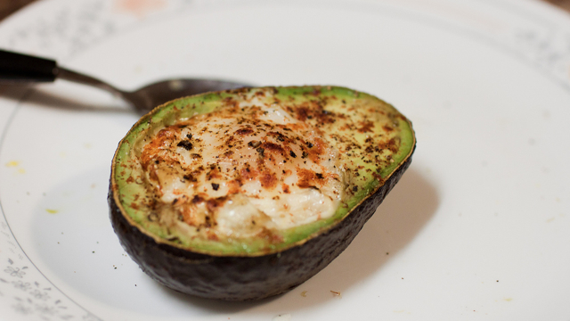 Bake An Egg In An Avocado For A Healthier Breakfast