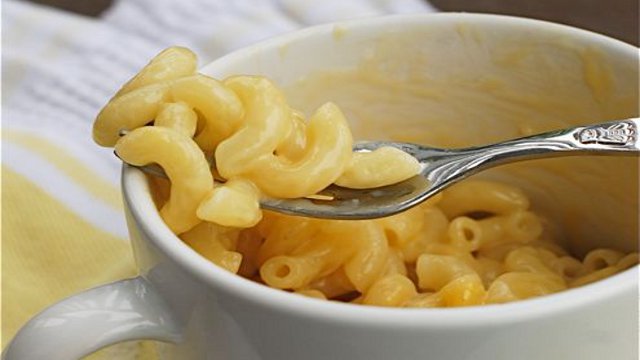 Classic Hacks: Make Non-Processed Macaroni And Cheese In A Coffee Mug