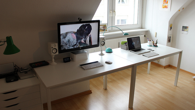 The Pure White Workspace