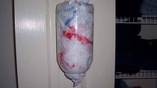 Dispense Plastic Bags With A 2-Litre Bottle