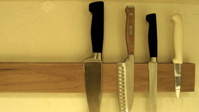 Mount Your Knives To The Wall With Hard Drive Magnets
