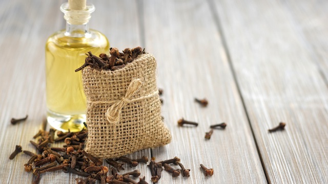 Use Clove Oil To Soothe A Toothache