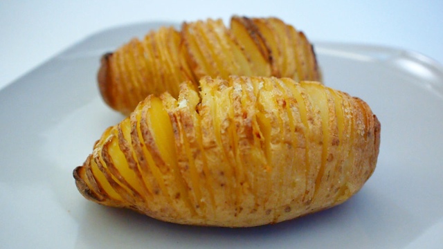 Slice Potatoes Before Baking For Crispy Edges
