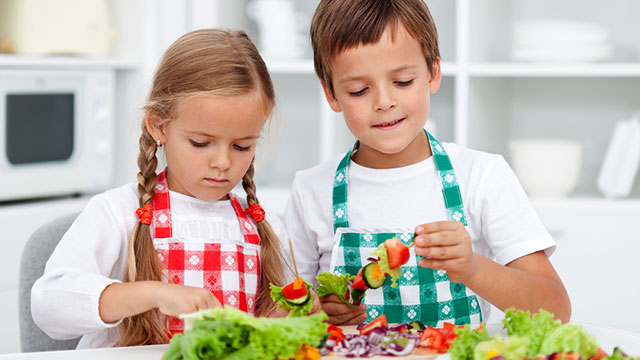 Get Kids To Like Healthier Foods By Concentrating On Social Aspects