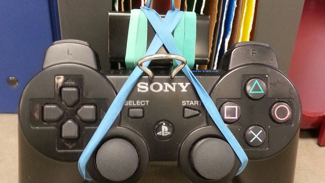 How To Mount Your Phone To A Game Controller With A Binder Clip