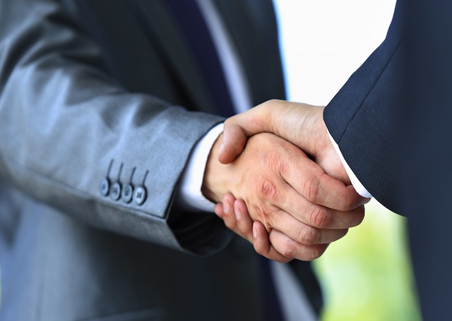 Avoid These Five Mistakes And Never Give A Bad Handshake Again