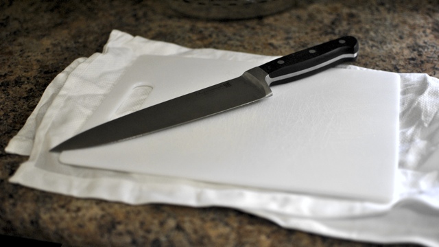Stabilise A Cutting Board With A Damp Tea Towel