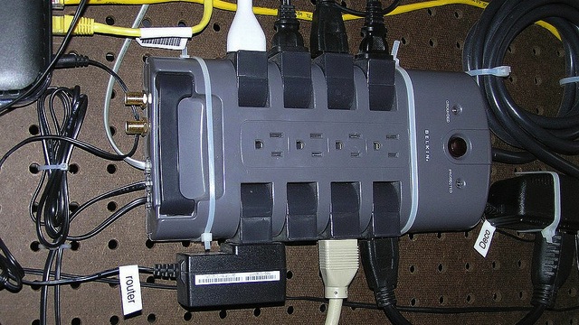 How To Choose, Buy And Safely Use A Good Surge Protector