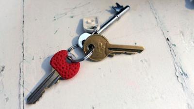 Add Sugru To Your Keys To Identify Them By Touch