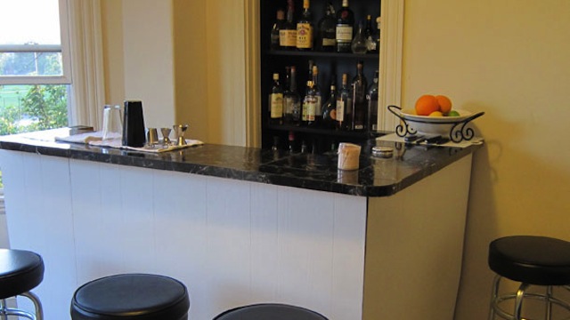Design Your Home Bar With Ergonomics (And Guests) In Mind