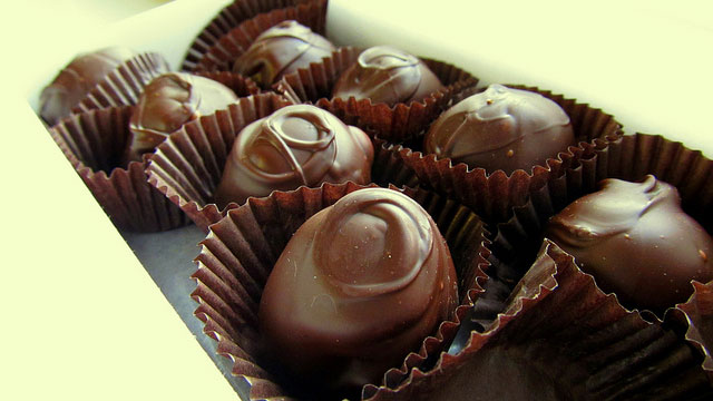 Make Fancy Chocolate Truffles With Just Two Ingredients