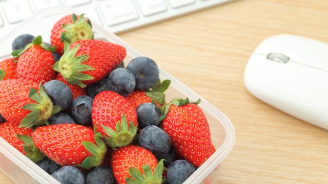 Ask LH: What Healthy Snacks Can I Bring To The Office?