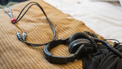 How To Turn Your Favourite Pair Of Headphones Into A Headset