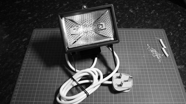 Build Your Own Photography Lights On A Budget