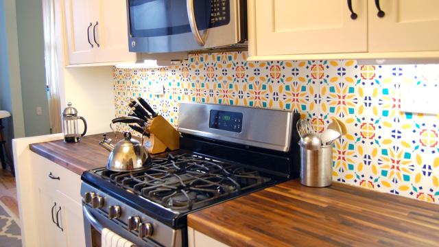 Install A Rental-Friendly Removable Kitchen Backsplash