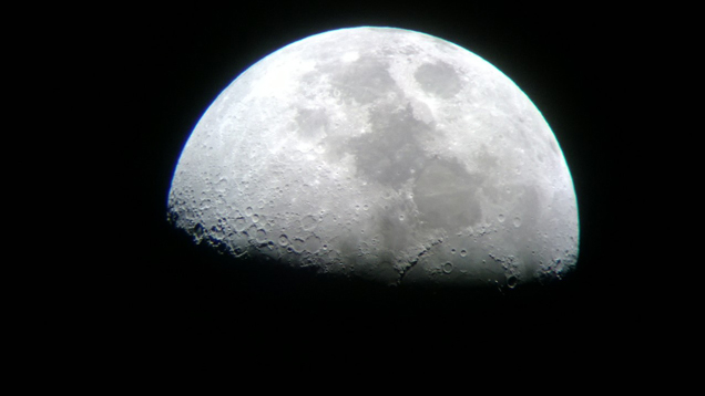 Take Awesome Astronomy Photos With A Smartphone And A Telescope