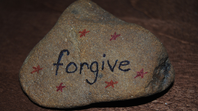 Forgive Your Mistakes (And Others’) Each Night For Less Stress