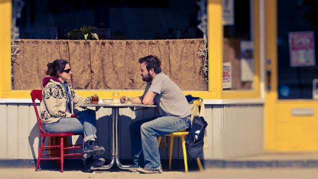 Master The Art Of Small Talk With Strangers To Be Happier