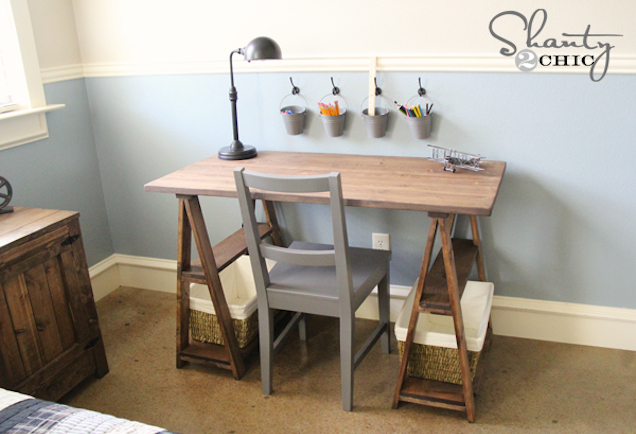 Build Your Own Sawhorse Desk For More Work Space