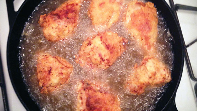 Make Tastier Fried Chicken In A Cast Iron Pan
