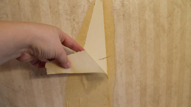Remove Old Wallpaper With Diluted Fabric Softener