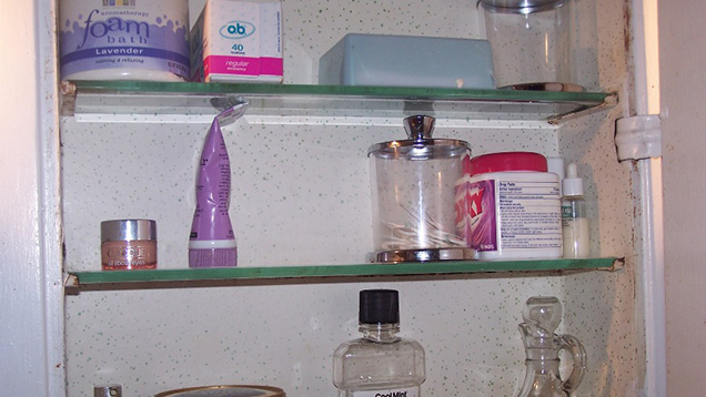 Prepare For Your Guests By Decluttering Your Medicine Cabinet
