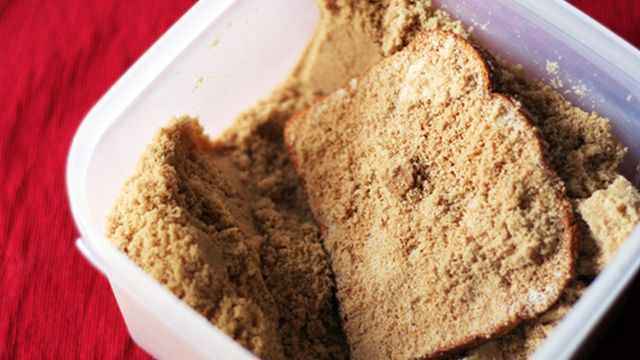 Revive Hardened Brown Sugar With A Slice Of Bread
