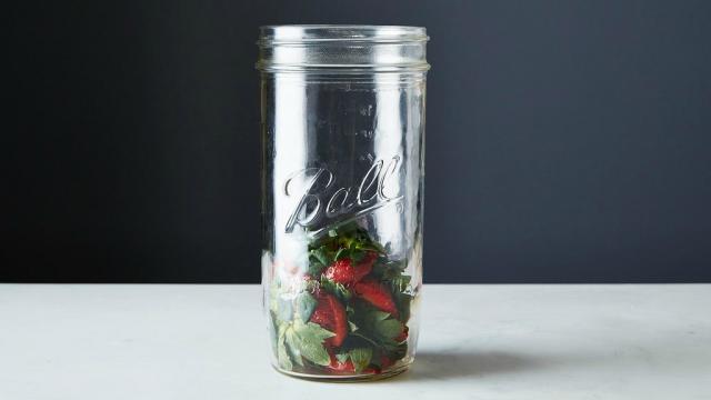 Use Strawberry Tops To Create Fruity Spa Water Instead Of Tossing Them