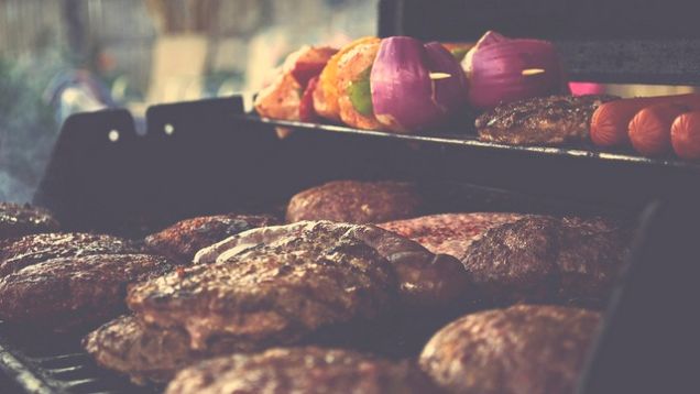 Cook A Perfect Hamburger Or Hot Dog With These Expert Tips