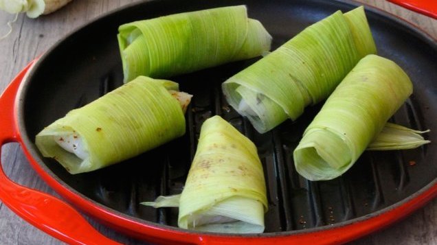 Use Leftover Corn Husks To Bake Or Grill Perfectly Juicy Fish 