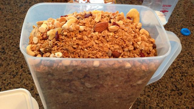 Make Granola From Anything You Have On Hand With This Ratio