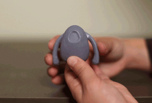 This Tiny Vibrator Gives You Hands-Free Lovin’ During Sex