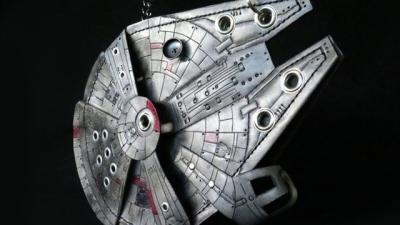 This Glowing Millennium Falcon Purse Is The DIY Project You Were Looking For