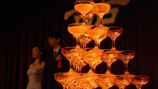 Class Up Your New Years Eve Party With A Champagne Tower