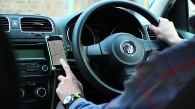 Build A Simple, Sturdy, Smartphone Car Mount With Sugru And Magnets