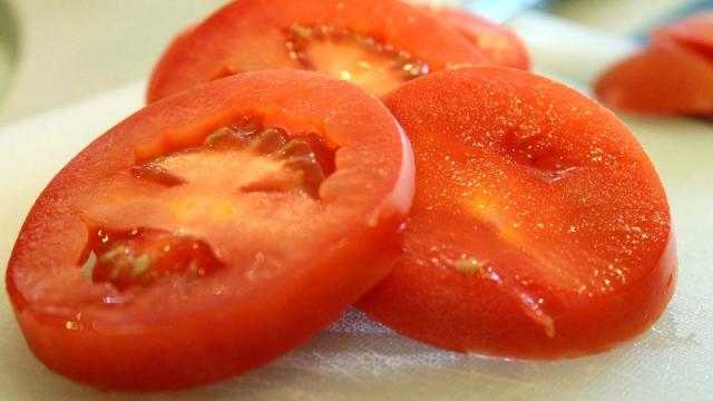 Use Mushy, Over-Ripe Tomatoes To Make An Amazing Vinaigrette 