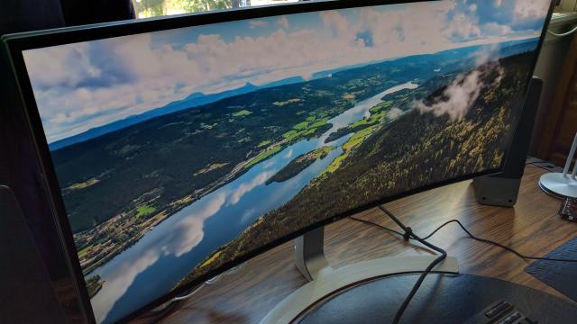 How Using An Ultrawide Monitor Boosted My Productivity