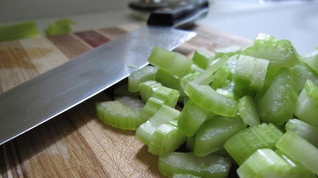 Does the Way You Cut a Vegetable Change Its Flavor?