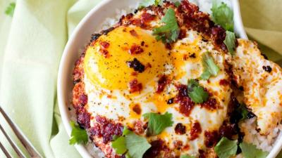 Make Super Delicious Fried Eggs With The Last Bit Of Tomato Paste