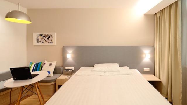 Stay At A New, Unreviewed Hotel For Great Service That’s Also Affordable