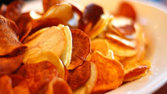 Make Easy, Delicious Sweet Potato Chips In Your Microwave