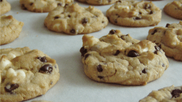 Think ‘Like With Like’ To Pack And Ship Cookies That Will Survive The Trip