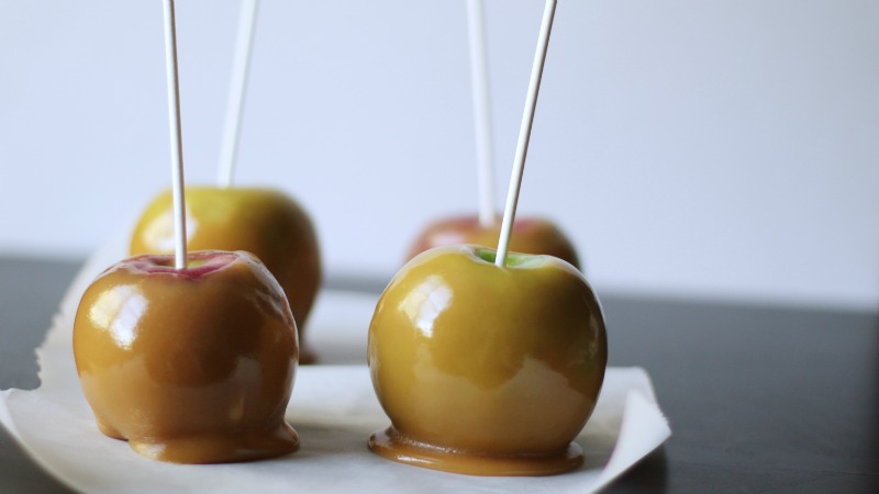 How To Make Toffee Apples That Don’t Suck