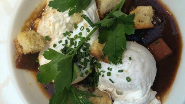 Upgrade Your Brunch By Poaching Eggs In Wine