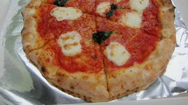 The Best Pizza Sauce Requires One Ingredient And No Prior Cooking