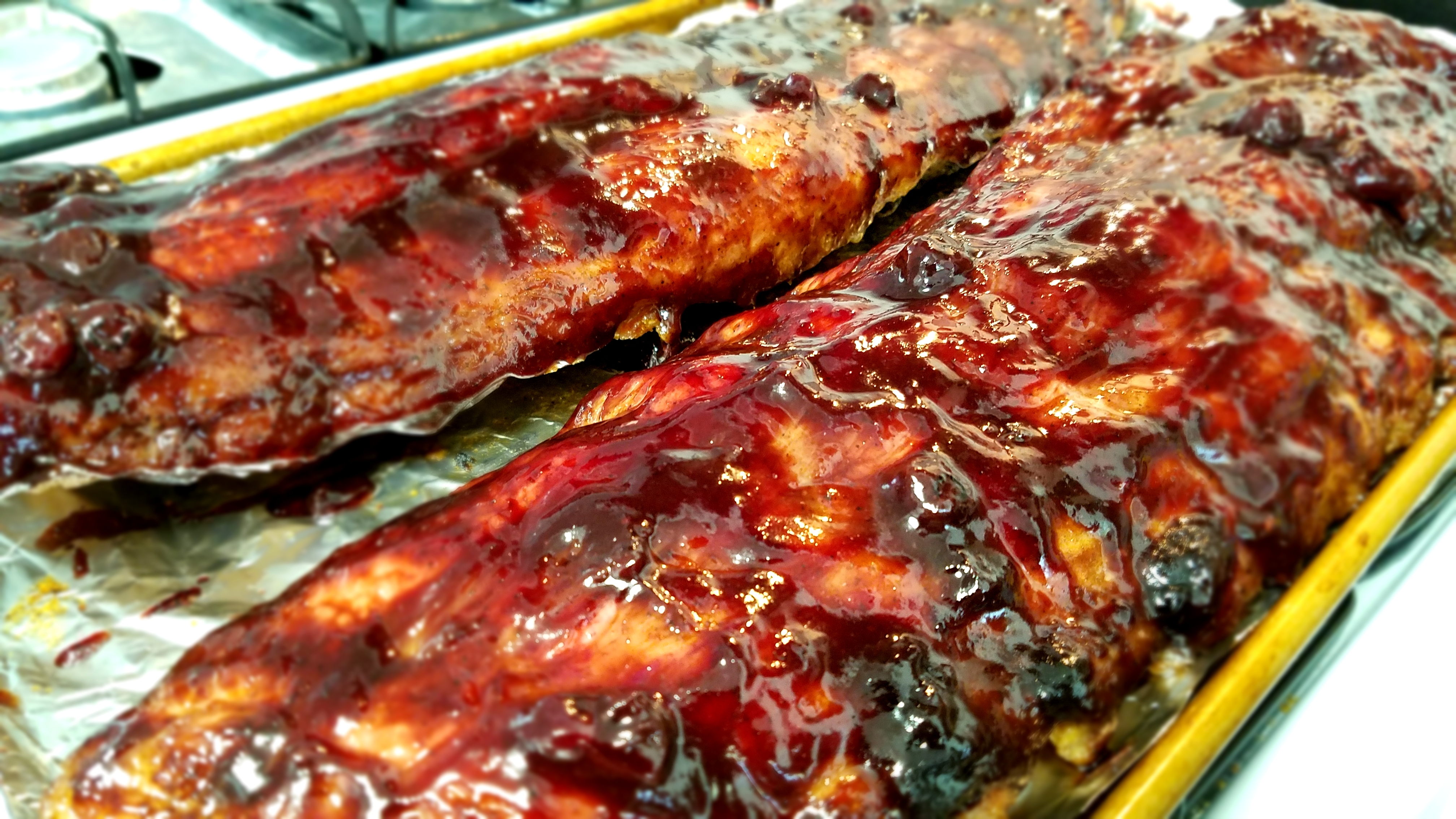 How To Make BBQ Ribs With Sweet-And-Savoury Blueberry Sauce