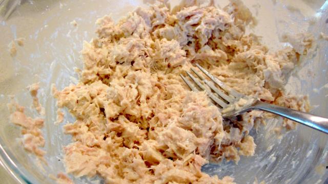 Make Tuna Salad Faster By Using A Spoon Instead Of A Fork