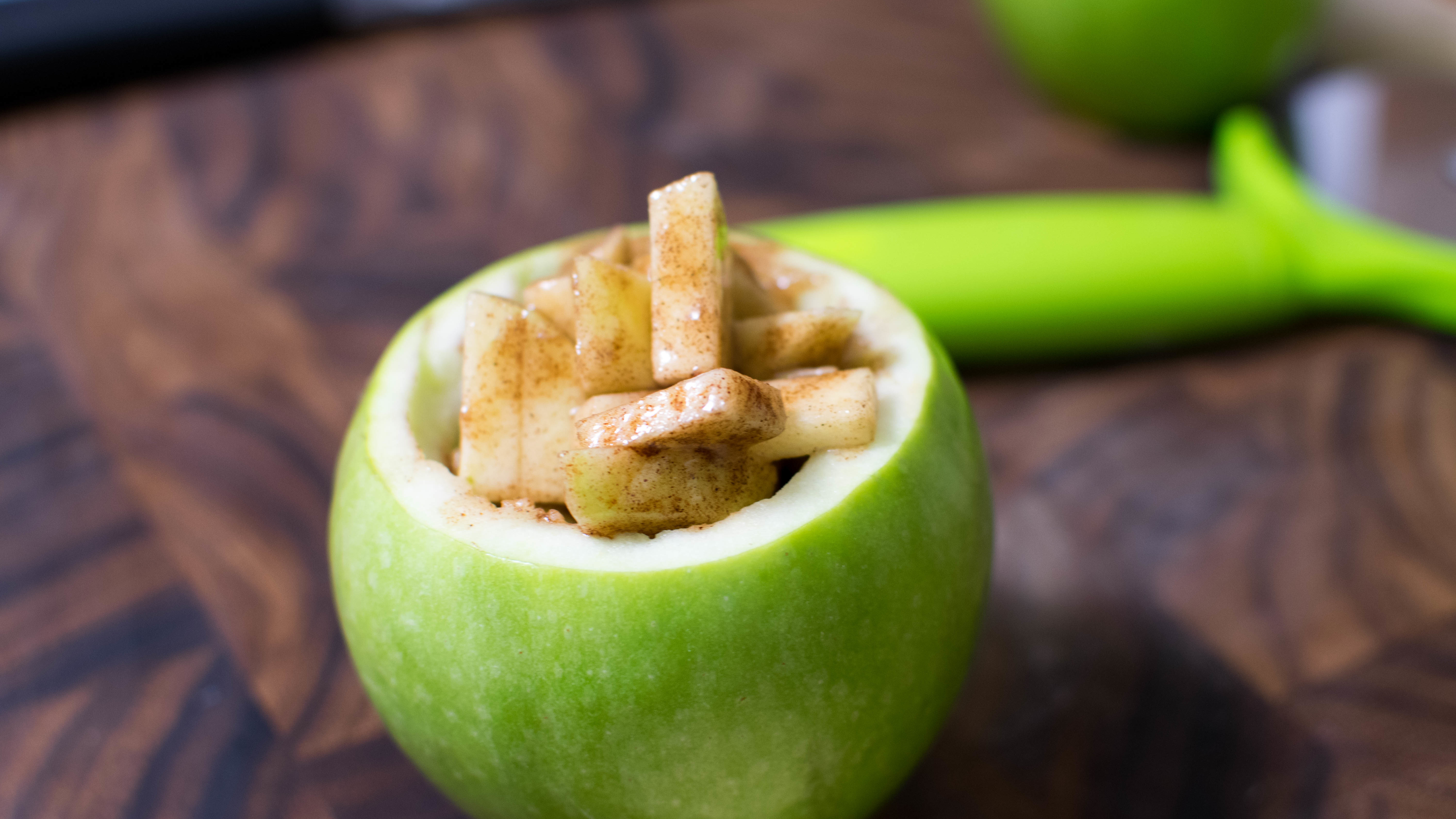 How To Make A Mini Apple Pie Inside An Apple