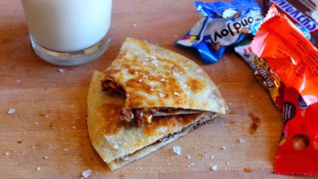 How To Make A Chocolate Quesadilla
